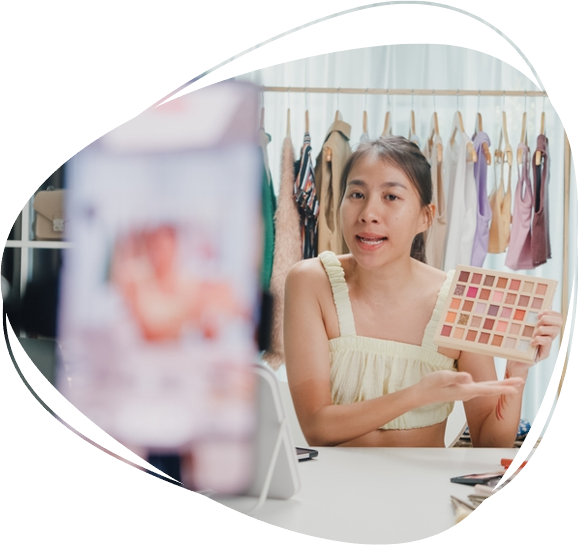 Deployment of a social selling and community-driven model